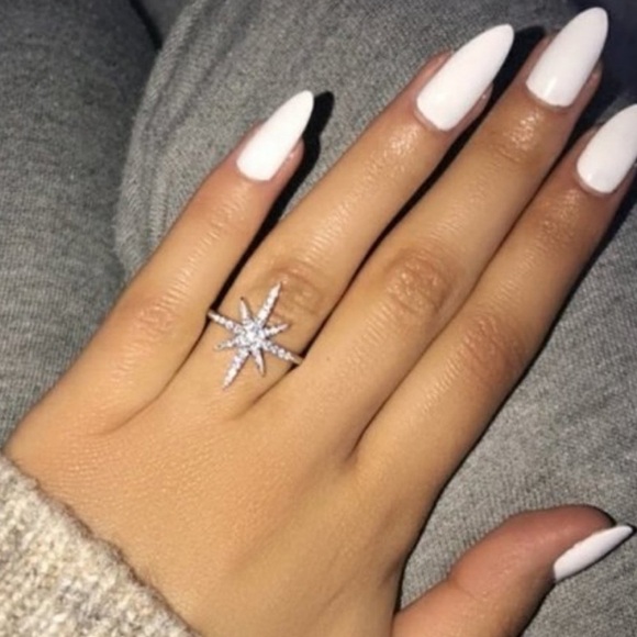 ¥ NEW 18K White Gold Diamond Shooting Star Ring